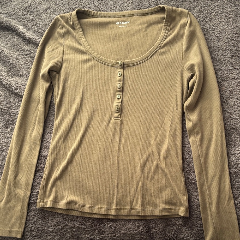 Old Navy Women's Khaki Long Sleeve Tee